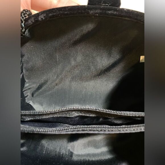 Retro Black clamshell bag with geometric multi color pattern - Picture 3 of 9